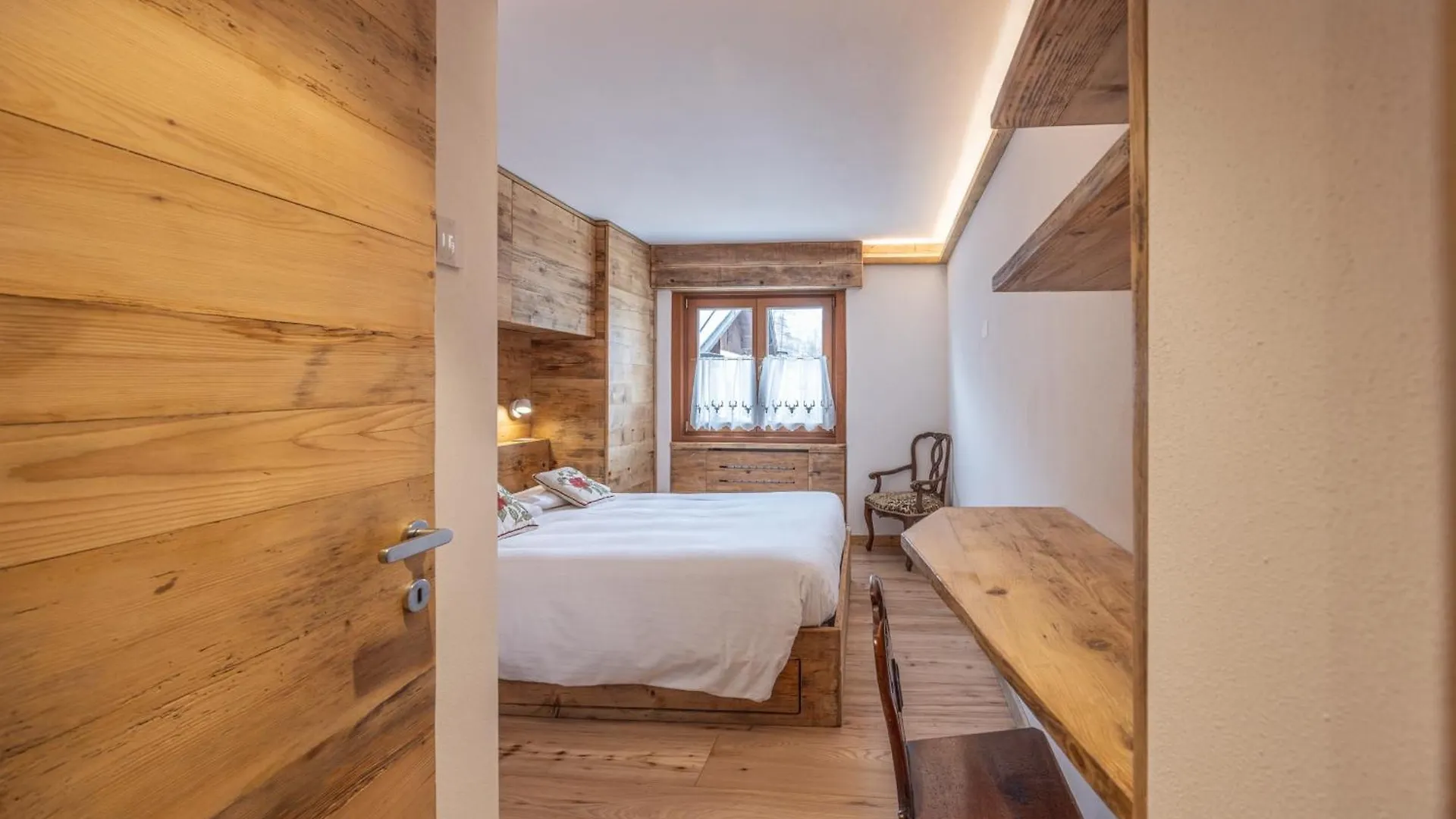 Casa Dolomiti, Panoramica E A Pochi Passi Dal Centro E Dalle Piste Da Sci Cortina dʼAmpezzo